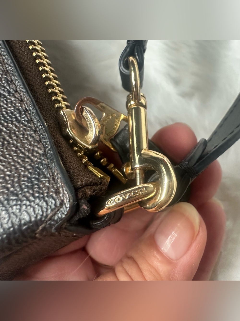 *COACH* Signature Canvas Plaza 18 Bag - Picture 12 of 12